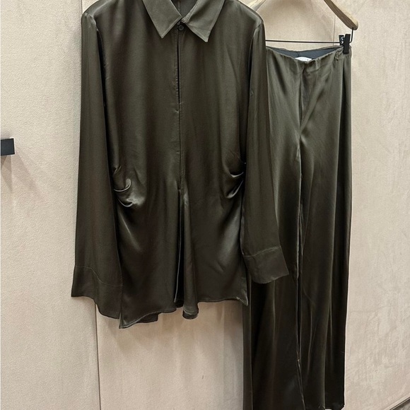 Zara chocolate brown blouse and trouser set. (Chic pyjama style). - Picture 2 of 7